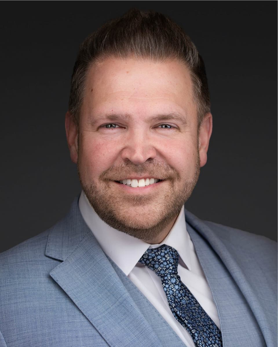 a man in a suit and tie