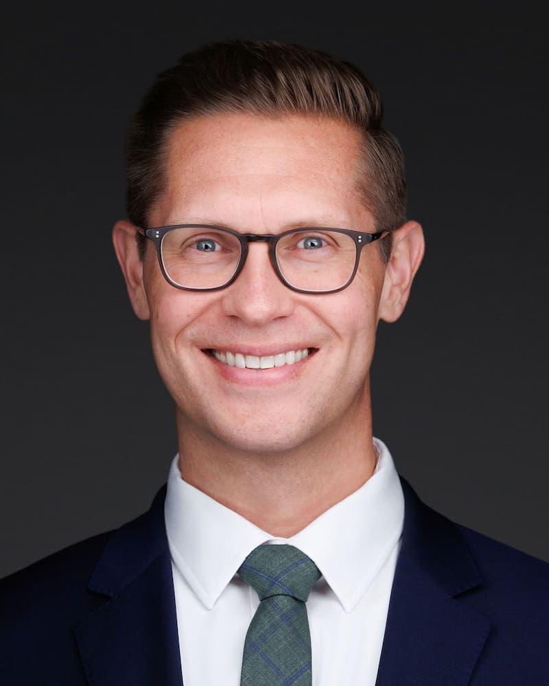 a man in a suit and tie